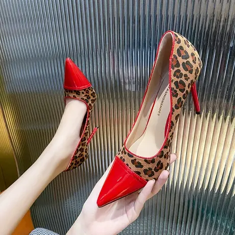 设计感豹纹拼接浅口单鞋女2024年春季新款气质百搭尖头细跟高跟鞋图片