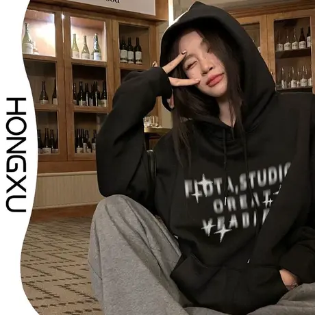 红续秋冬新款甜酷女孩黑色印花卫衣小众显瘦超火加绒保暖连帽卫衣图片