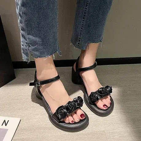 花朵女凉鞋2023夏季新款一字扣带简约时尚网红仙女风粗跟高跟鞋商品大图