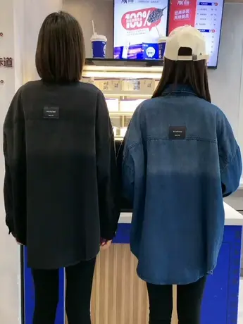 复古港风渐变牛仔衬衫女2023春秋慵懒风设计感宽松中长款衬衣外套商品大图