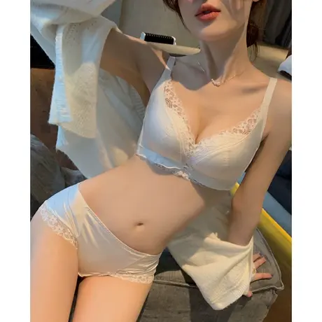 少女内衣女调整聚拢收副乳小胸胸罩无钢圈防下垂缎面蕾丝文胸套装图片