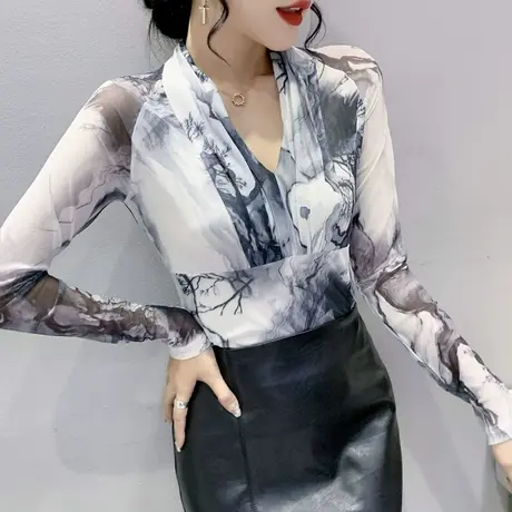复古水墨画网纱打底衫女士中国风气质显瘦T恤长袖性感V领插肩上衣图片