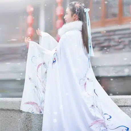 如梦霓裳斗篷汉服女翎羽长款加绒加厚保暖绣花披风原创现货秋冬季商品大图
