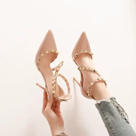 尖头一字带铆钉高跟鞋女细跟2022年夏季新款性感气质少女中空凉鞋图片