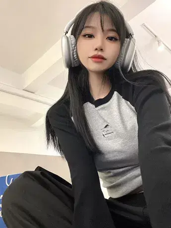 欧货长袖t恤女装2023秋季新款插肩内搭打底衫修身小个子短款上衣图片