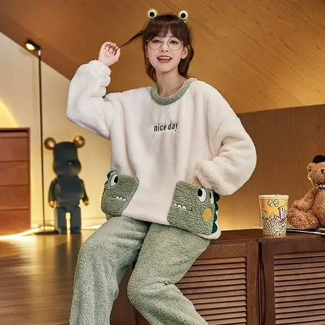 猫人法兰绒睡衣女冬款2023新款大码长袖加绒加厚家居服套装可外穿图片