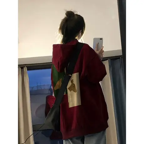 潮牌酒红色连帽卫衣女秋冬季加绒加厚小众设计感oversize外套上衣图片