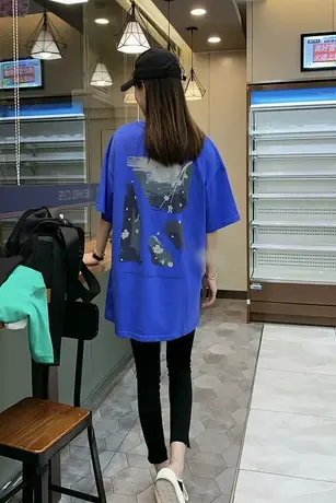 后背梅花涂鸦短袖T恤女2023夏季宽松大码体恤中长款潮流半袖上衣商品大图