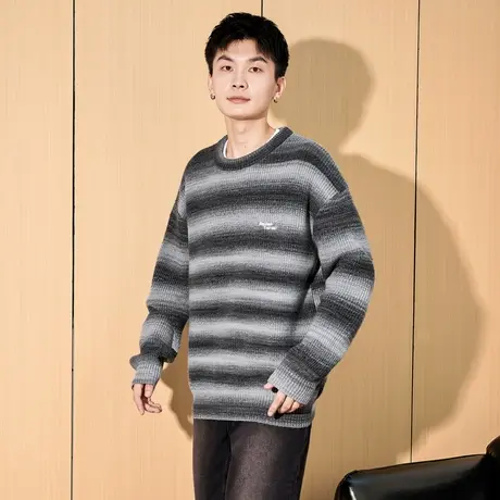 唐狮毛衣男生冬季新款圆领渐变条纹针织线衫复古套头青少年潮图片