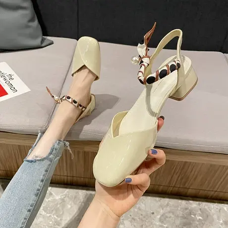 包头凉鞋一字带水钻2023夏季新款凉鞋女低跟粗跟蝴蝶结气质高跟鞋图片