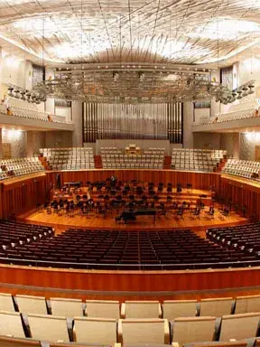 纪念肖斯塔科维奇诞辰120周年：中国爱乐乐团携手张国勇、吕思清演绎巴伯与肖斯塔科维奇音乐会